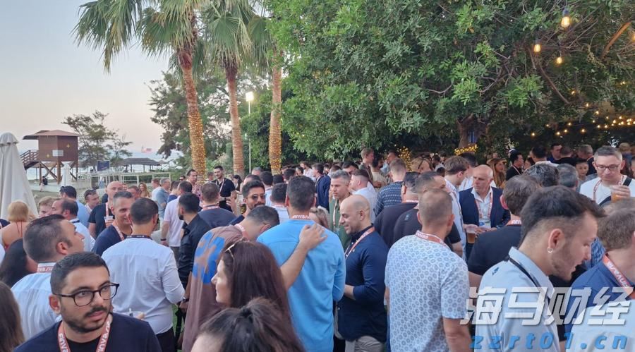 《大空头》原型Q2完美踏准节奏:“抄底”美股,空翻多押注中概股,与巴菲特“默契”看涨联合健康(UNH.US)